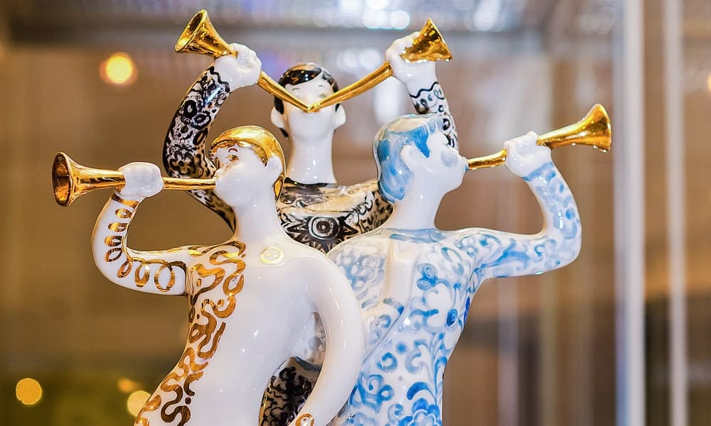 A TOUR AROUND THE PERMANENT EXHIBITION “GALLERY OF SOVIET PORCELAIN”
